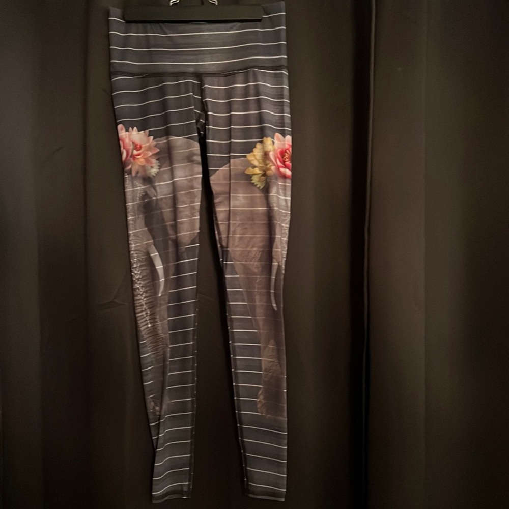 Teeki leggings, elephant print, worn once